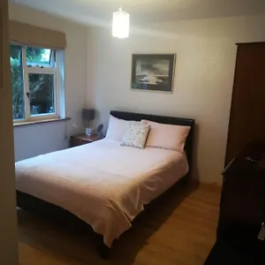 Cosy Apartment Holywood (Down)